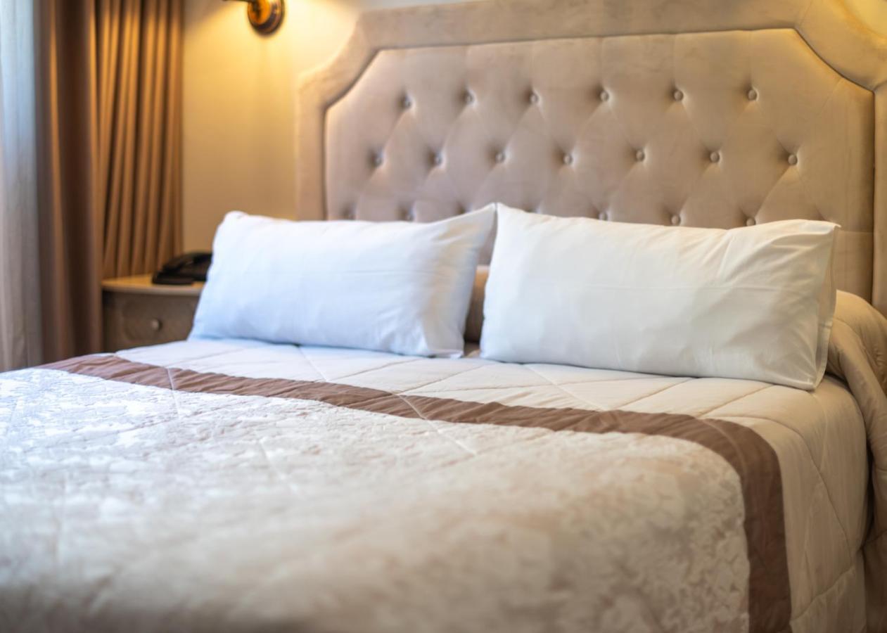 Logis Hotel Restaurante La Casa De Juansabeli アレナス・デ・カブラレス エクステリア 写真