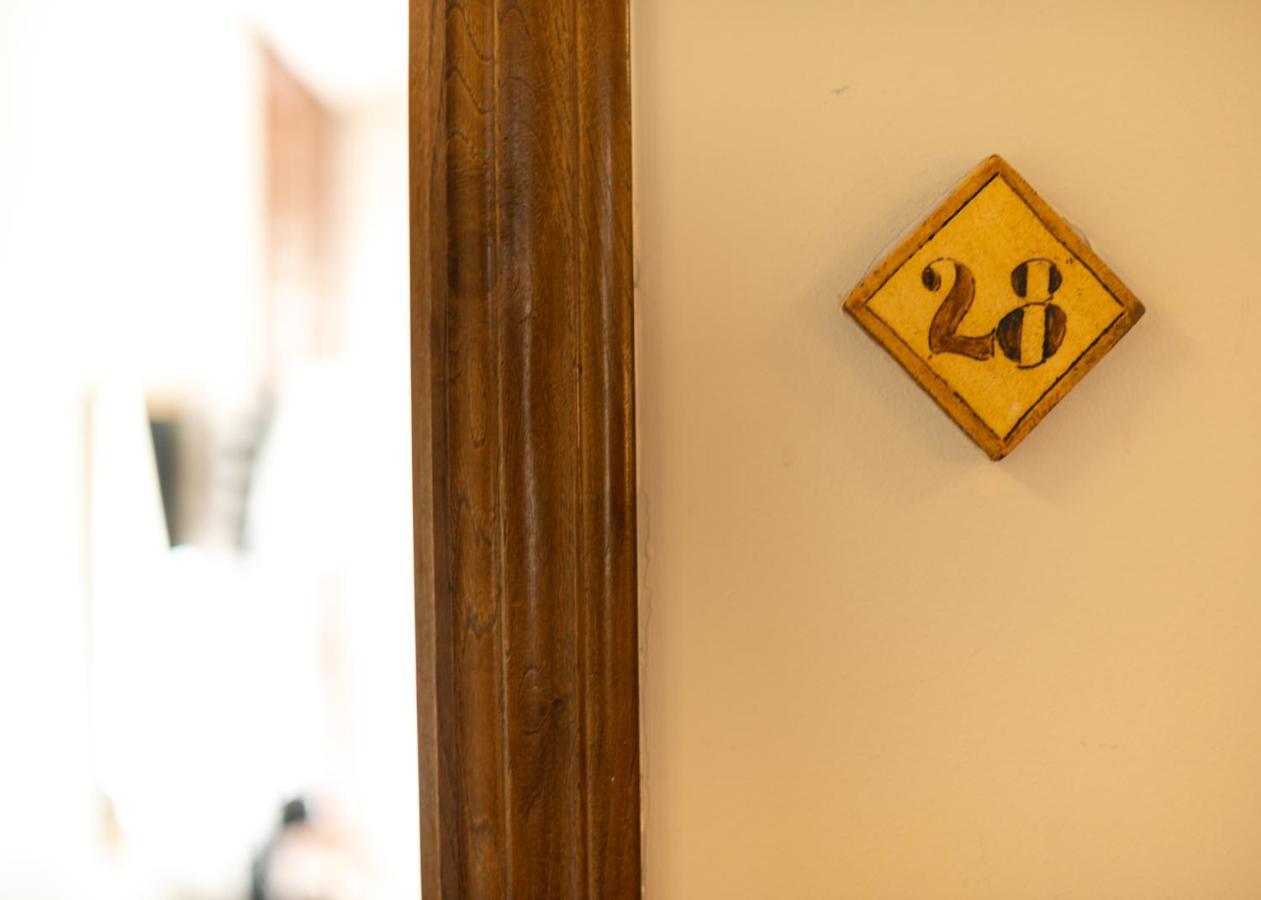 Logis Hotel Restaurante La Casa De Juansabeli アレナス・デ・カブラレス エクステリア 写真