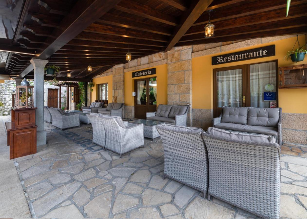 Logis Hotel Restaurante La Casa De Juansabeli アレナス・デ・カブラレス エクステリア 写真