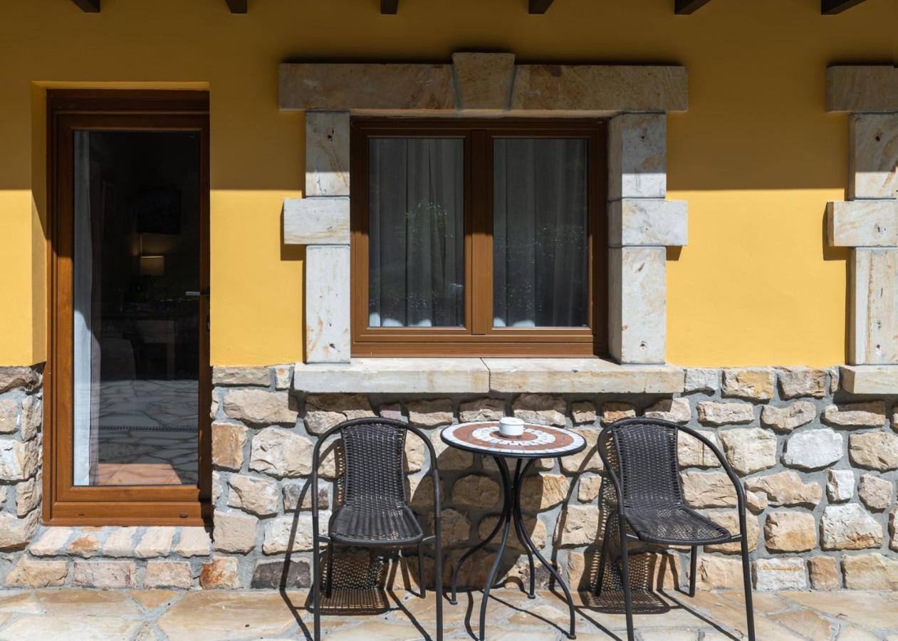 Logis Hotel Restaurante La Casa De Juansabeli アレナス・デ・カブラレス エクステリア 写真