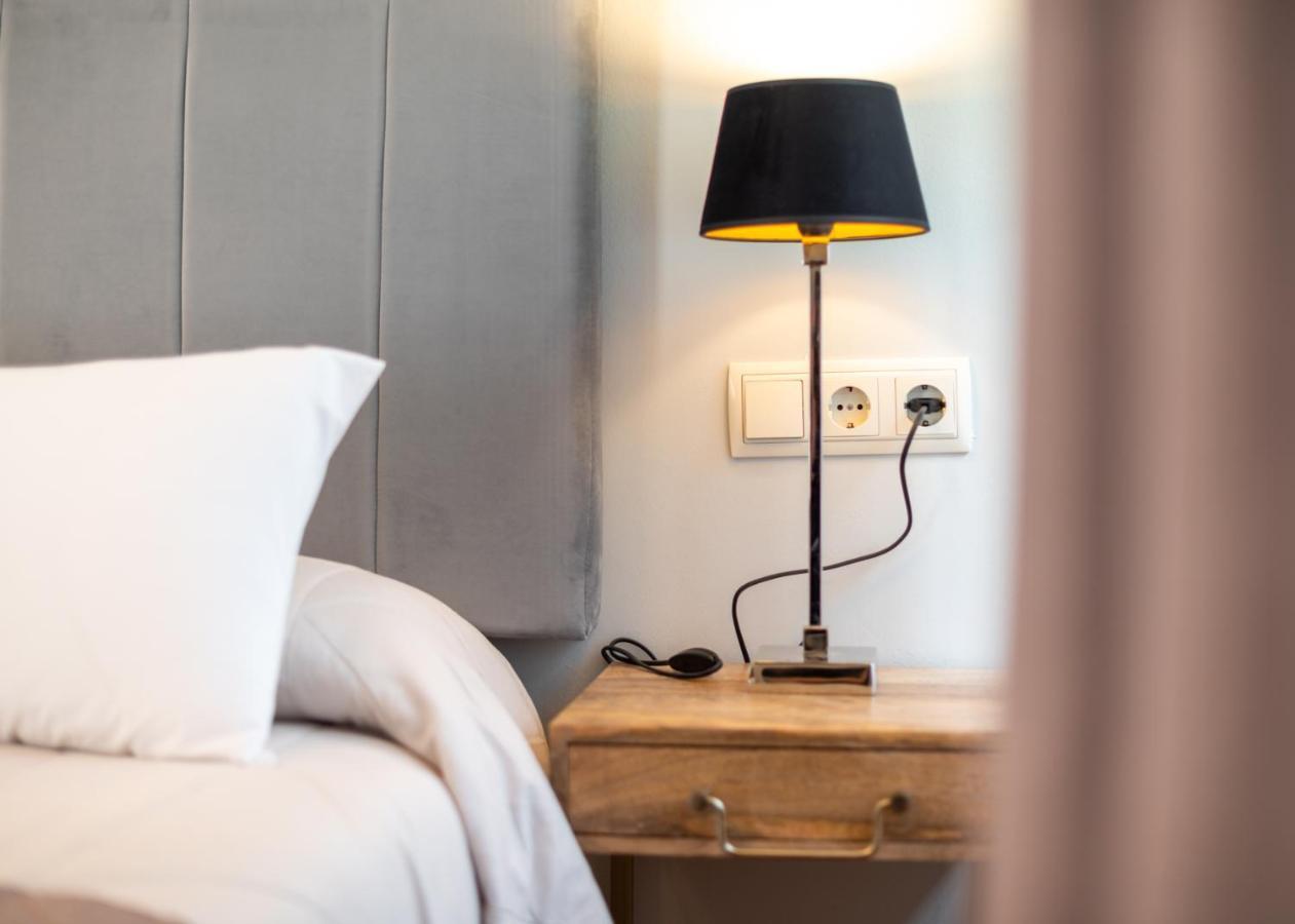 Logis Hotel Restaurante La Casa De Juansabeli アレナス・デ・カブラレス エクステリア 写真