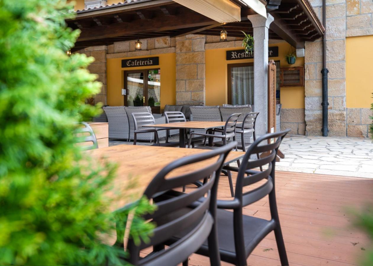 Logis Hotel Restaurante La Casa De Juansabeli アレナス・デ・カブラレス エクステリア 写真