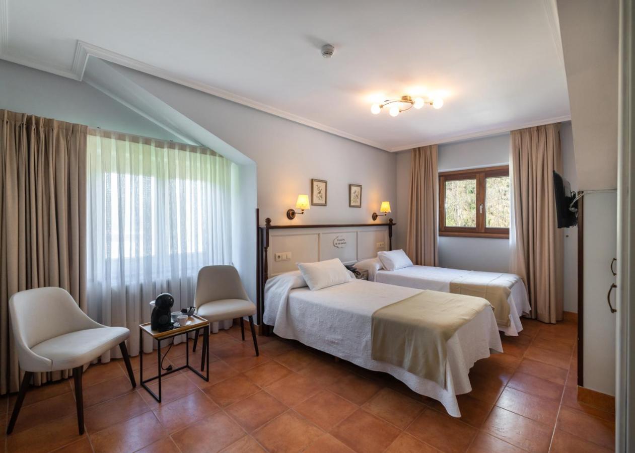 Logis Hotel Restaurante La Casa De Juansabeli アレナス・デ・カブラレス エクステリア 写真