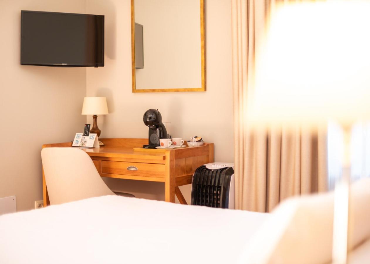 Logis Hotel Restaurante La Casa De Juansabeli アレナス・デ・カブラレス エクステリア 写真