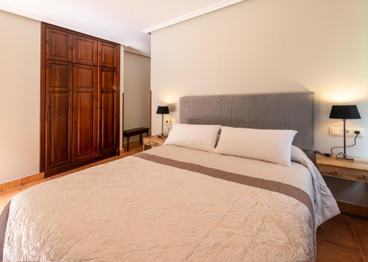 Logis Hotel Restaurante La Casa De Juansabeli アレナス・デ・カブラレス エクステリア 写真
