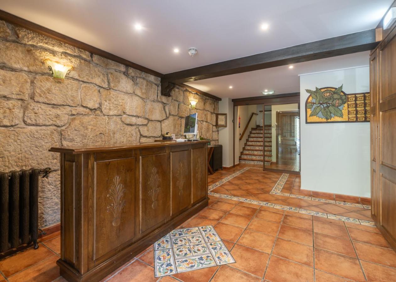 Logis Hotel Restaurante La Casa De Juansabeli アレナス・デ・カブラレス エクステリア 写真